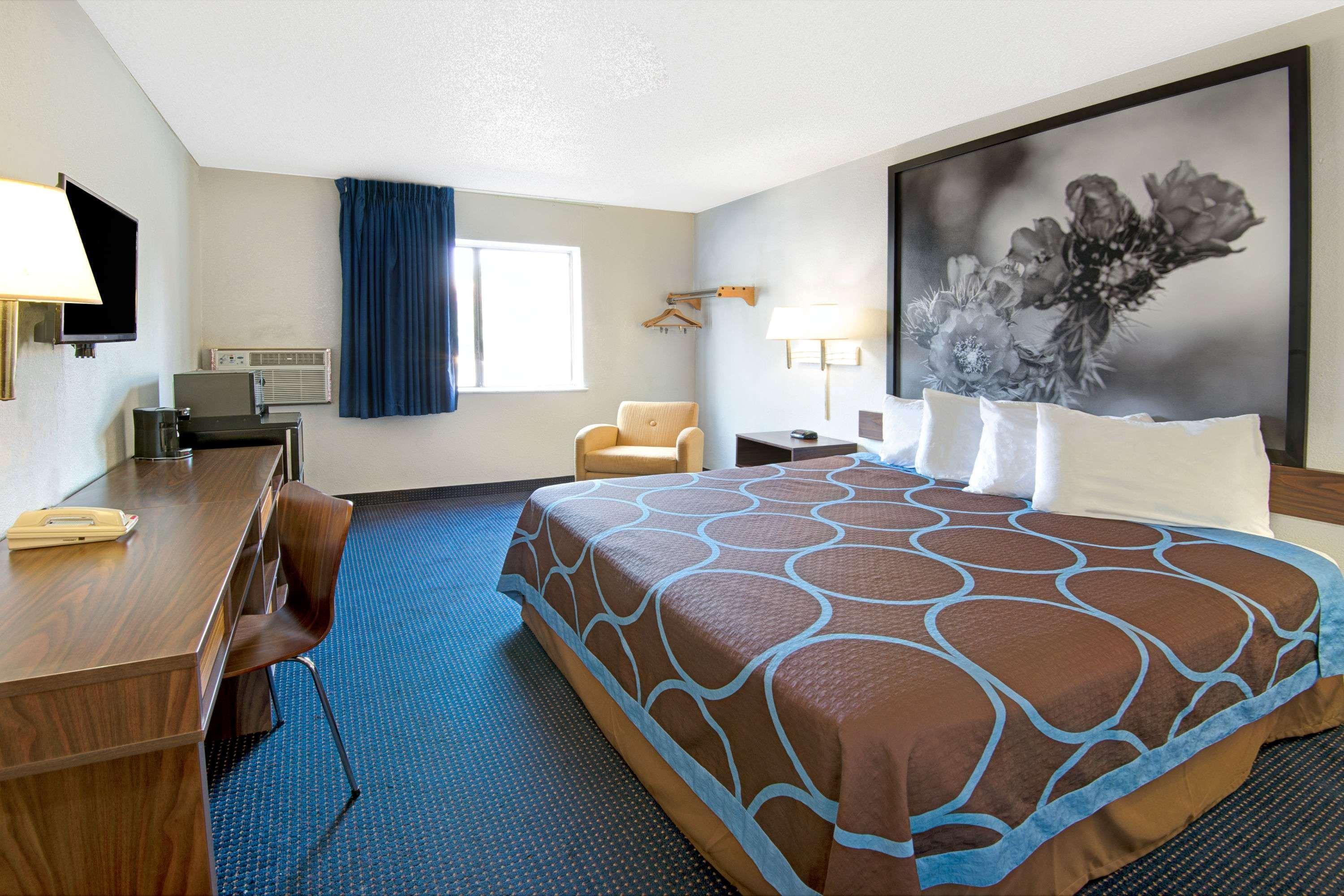 Super 8 By Wyndham Las Cruces University Area Exterior photo